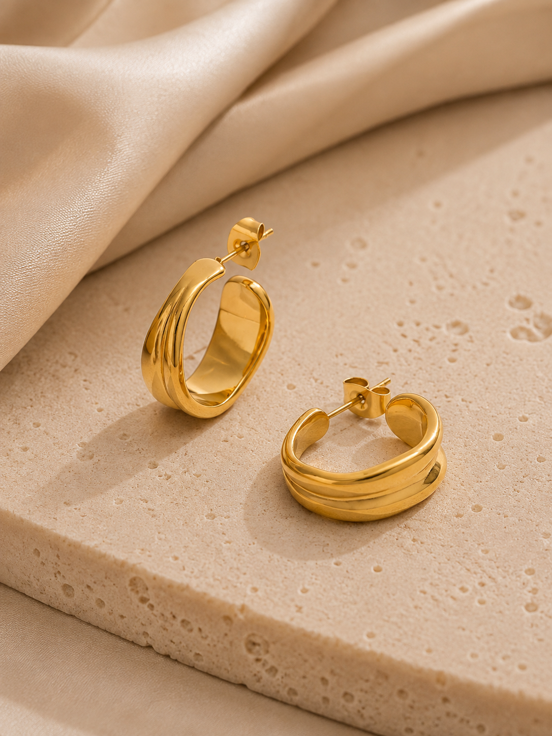 Valentina Sculpted Hoops